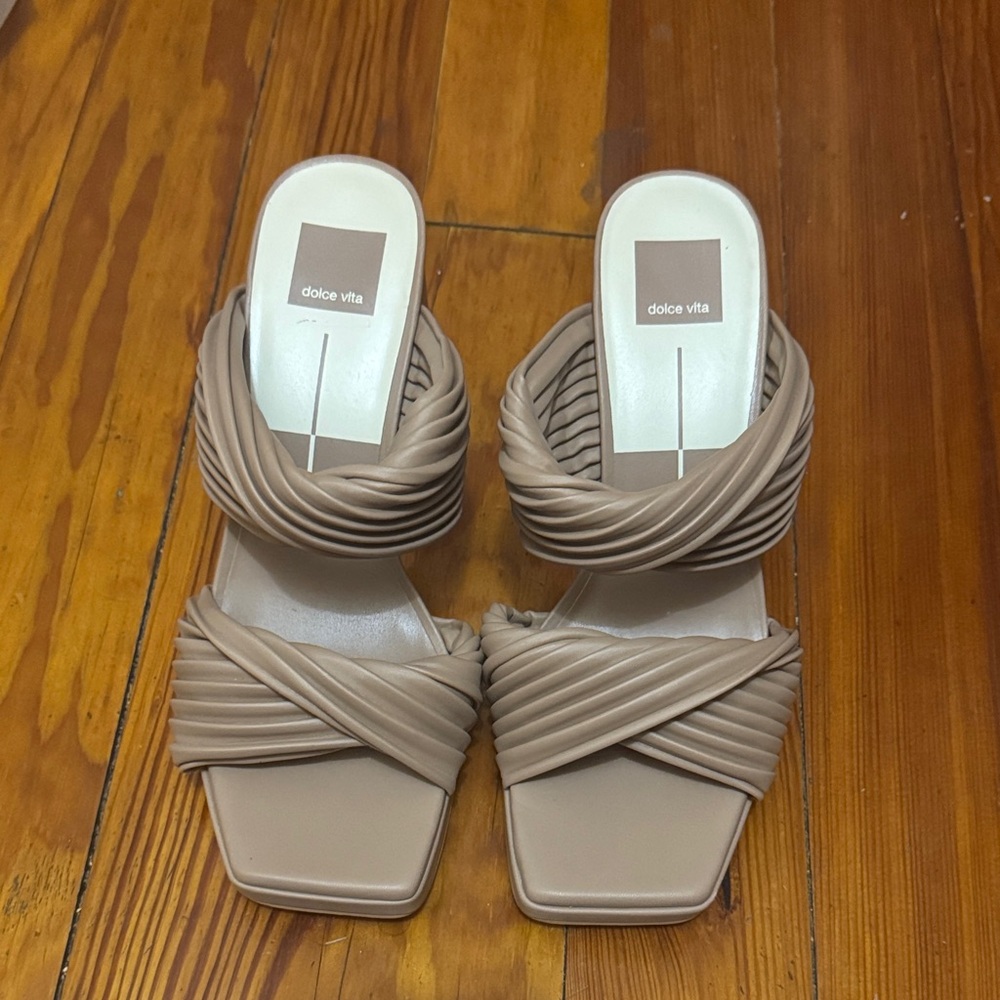 Dolce Vita Women's Taupe Heeled Sandals